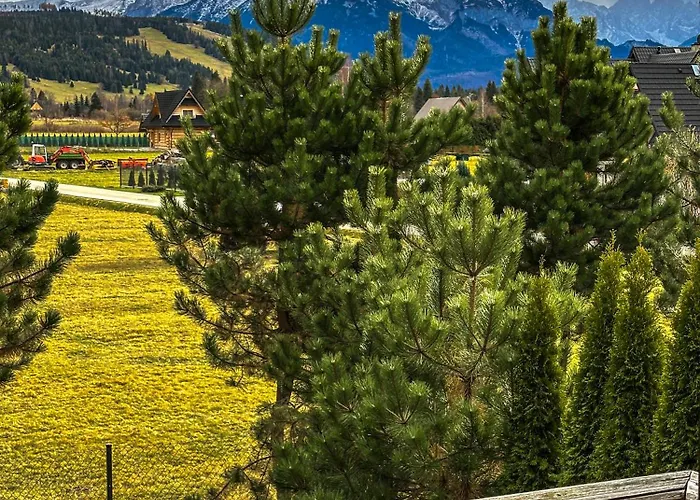 Goralskie Hawran I Muran Z Jacuzzi בקתה בוקוווינה טטז'אנסקה